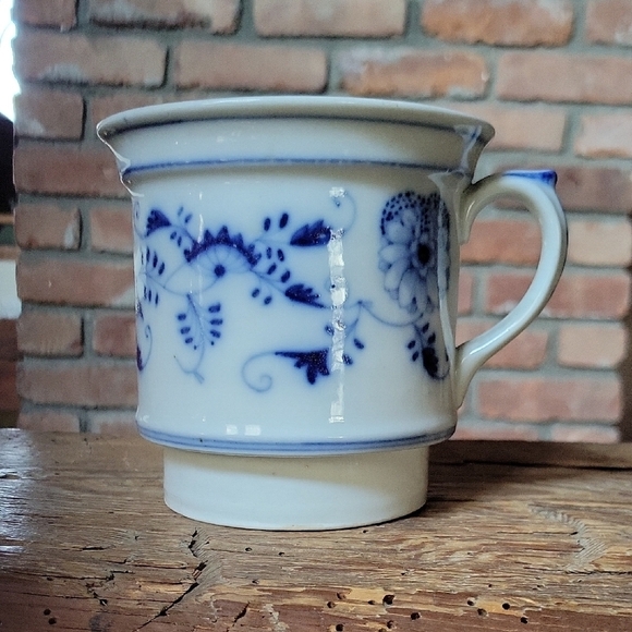 MEISSEN BLUE ONION TEAPOT COFFEE STRAINER - Picture 1 of 8